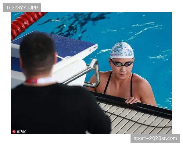 李冰洁训练完直接啃鸡腿？这自律和放纵的切换也太真实了