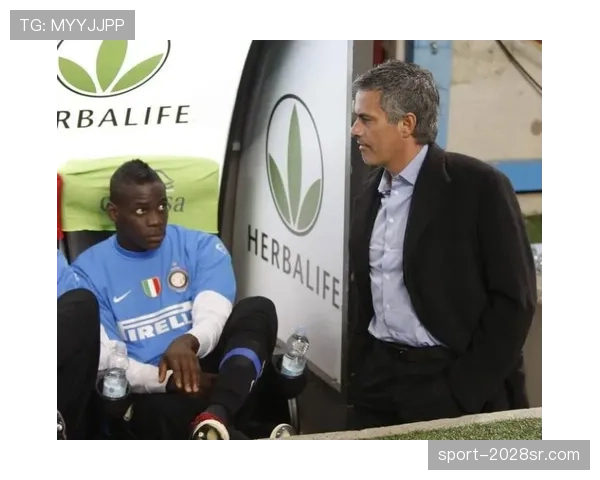 巴洛特利又在更衣室放烟花了？这人到底怎么花掉年薪800万的